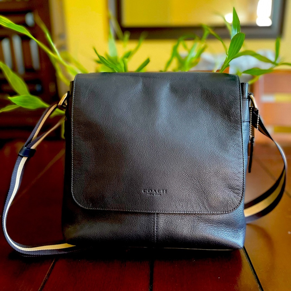 COACH Mens Navy Leather Crossbody